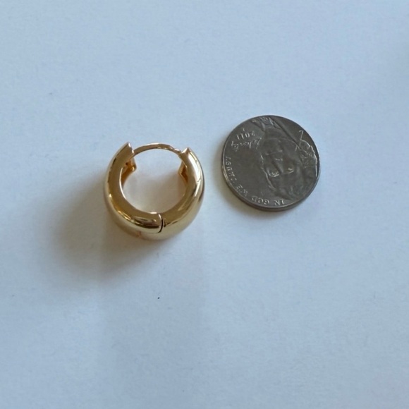 Quince Chunky Gold Hoop Earrings 14k Vermeil - Picture 12 of 12